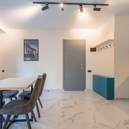 Aparthotel Luxury X By Umbrella Tbilisi Esterno foto