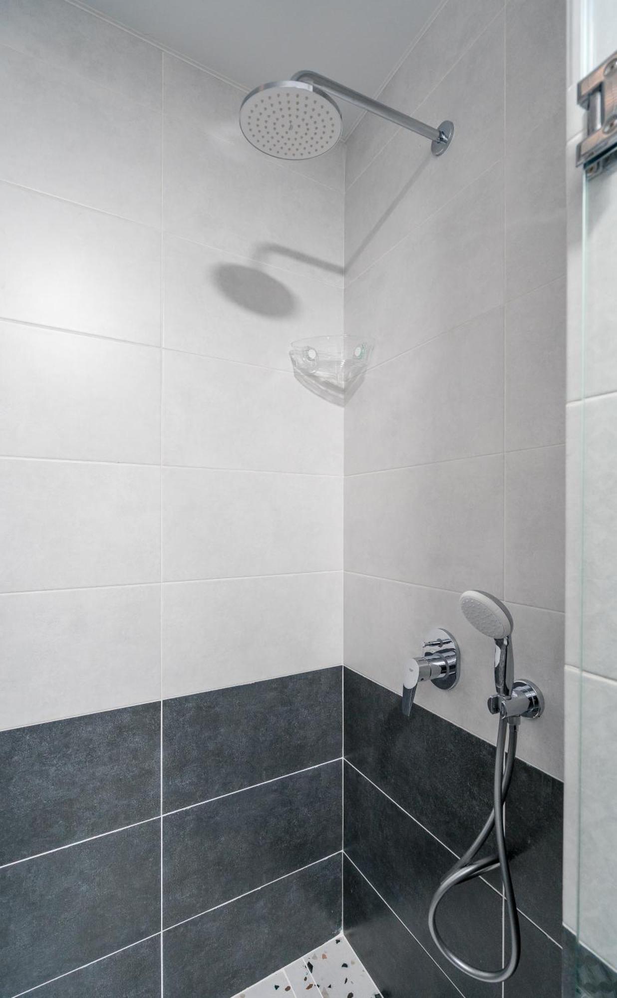 Aparthotel Luxury X By Umbrella Tbilisi Esterno foto