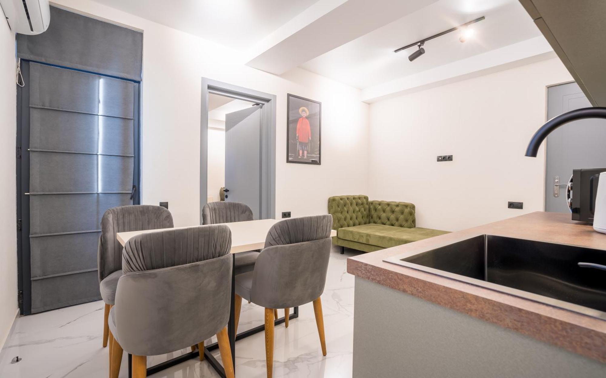 Aparthotel Luxury X By Umbrella Tbilisi Esterno foto